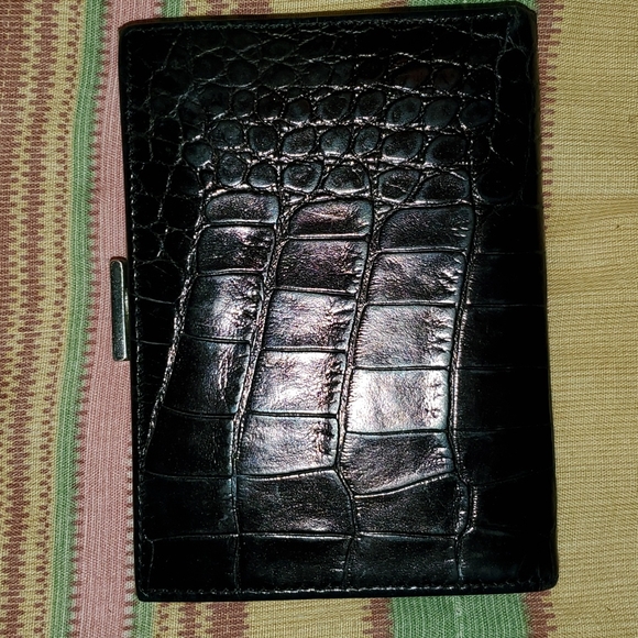 ANN TAYLOR Black Faux Snakeskin Embossed Wallet - Picture 2 of 9